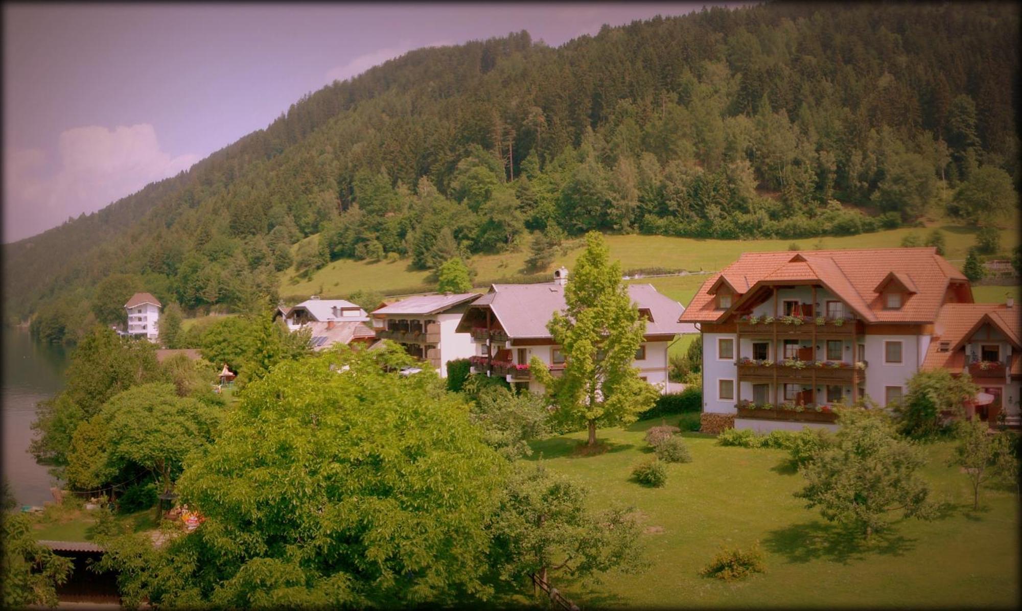 Ferienwohnungen Fischerhaus - Direkt Am See Millstatt Exteriör bild