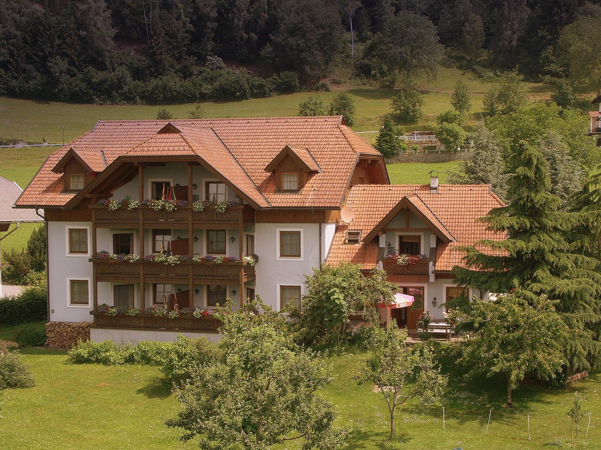 Ferienwohnungen Fischerhaus - Direkt Am See Millstatt Exteriör bild